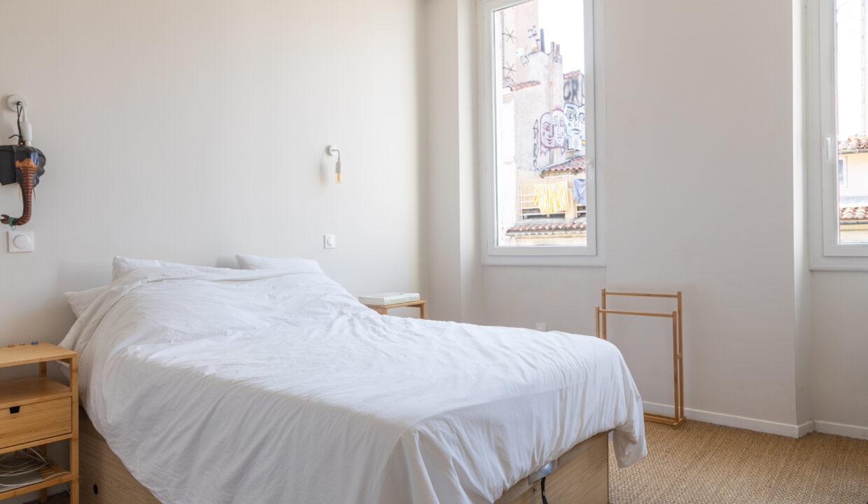 Chambre 1 appartement ma terrasse à marseille 13006 13001 13005