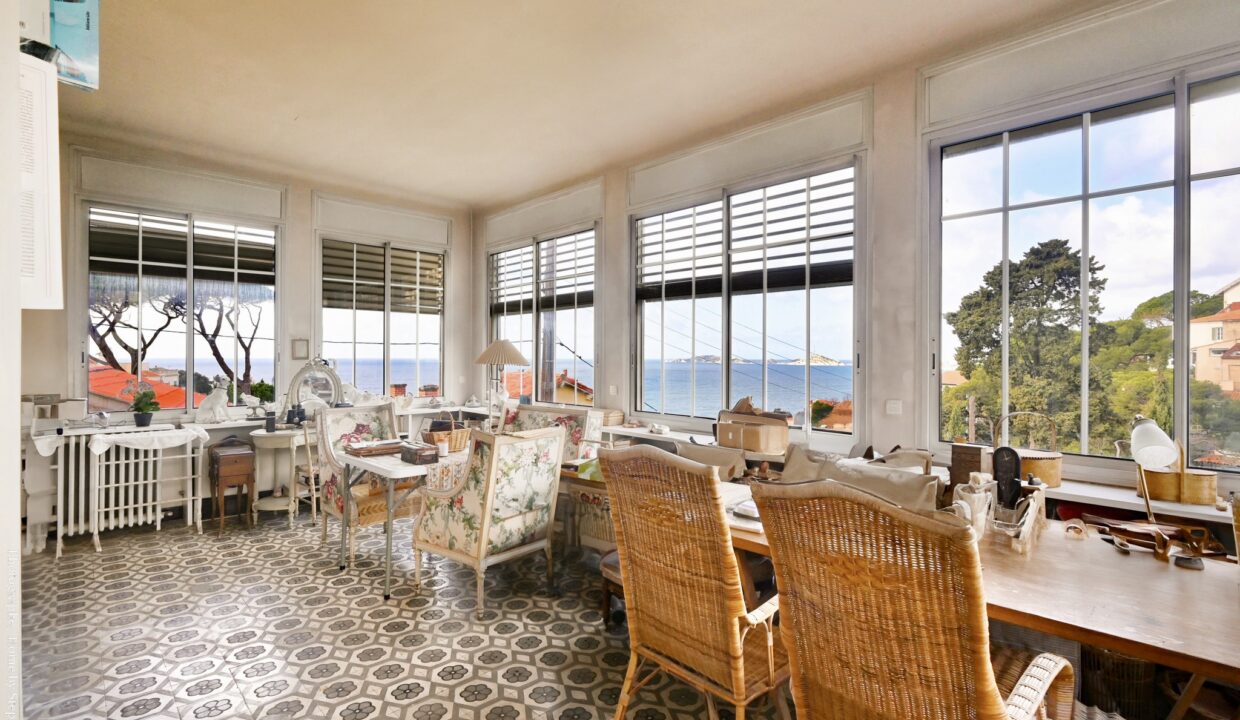 maison roucas blanc terrasse vue mer marseille 15